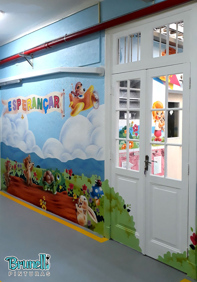 Pintura em escola infantil