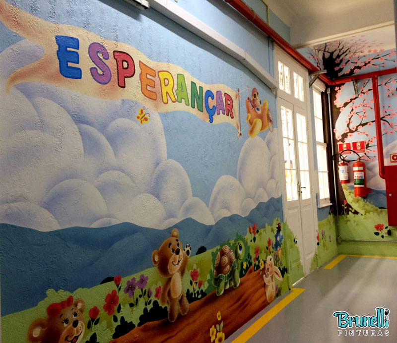 Pintura em escola infantil