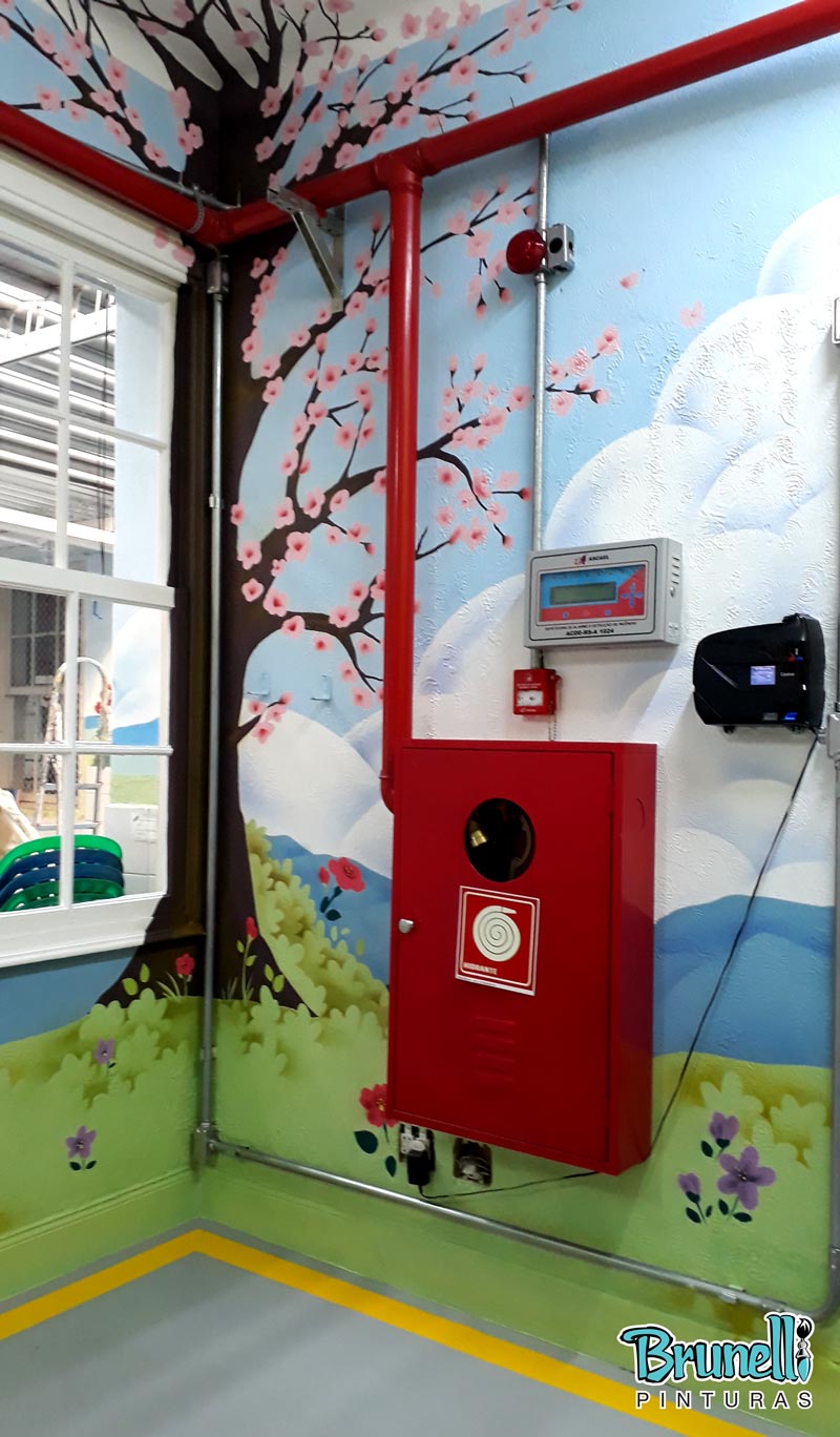 Pintura em escola infantil